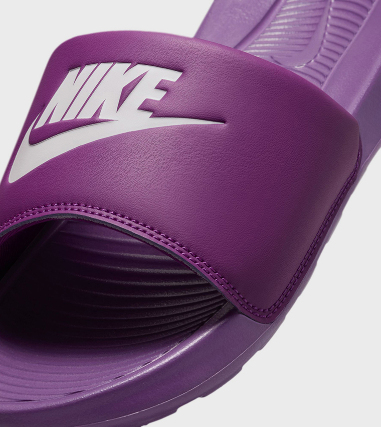 VICTORI Logo Detail Slides