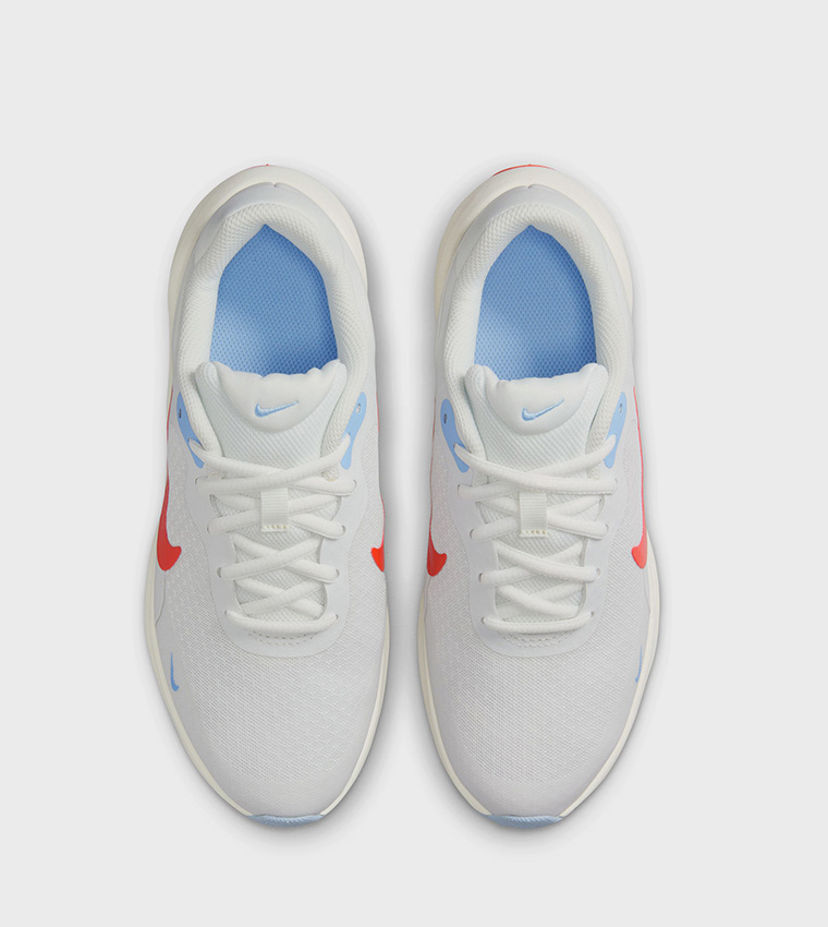 REVOLUTION Logo Detail Running Shoes
