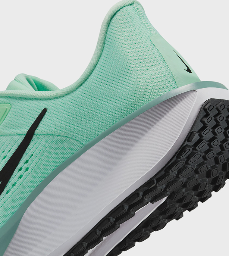 QUEST 6 Running Shoes