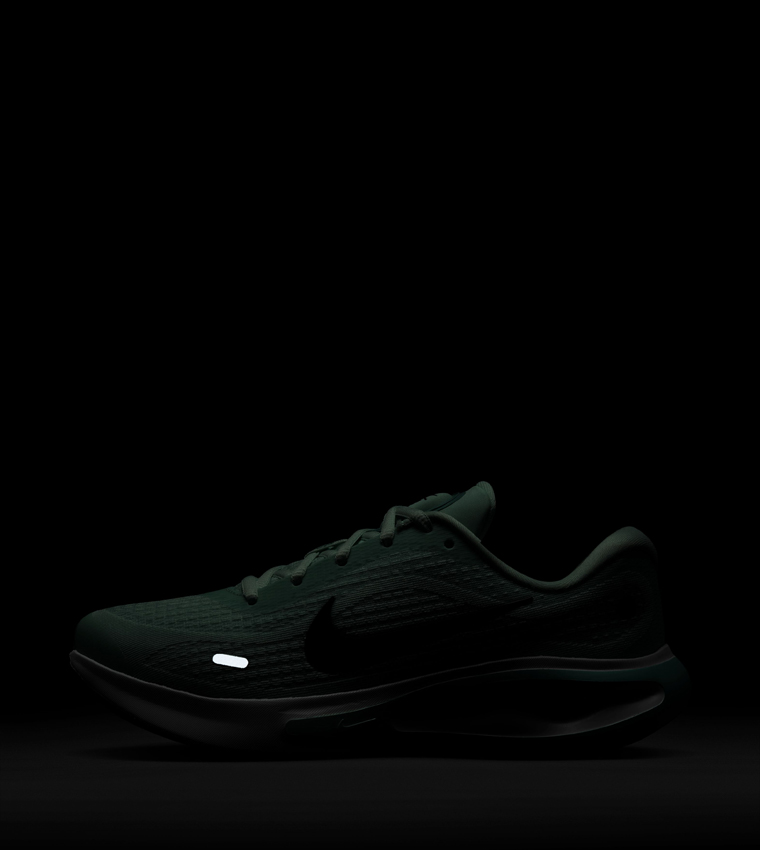 JOURNEY RUN Round Toe Shoes
