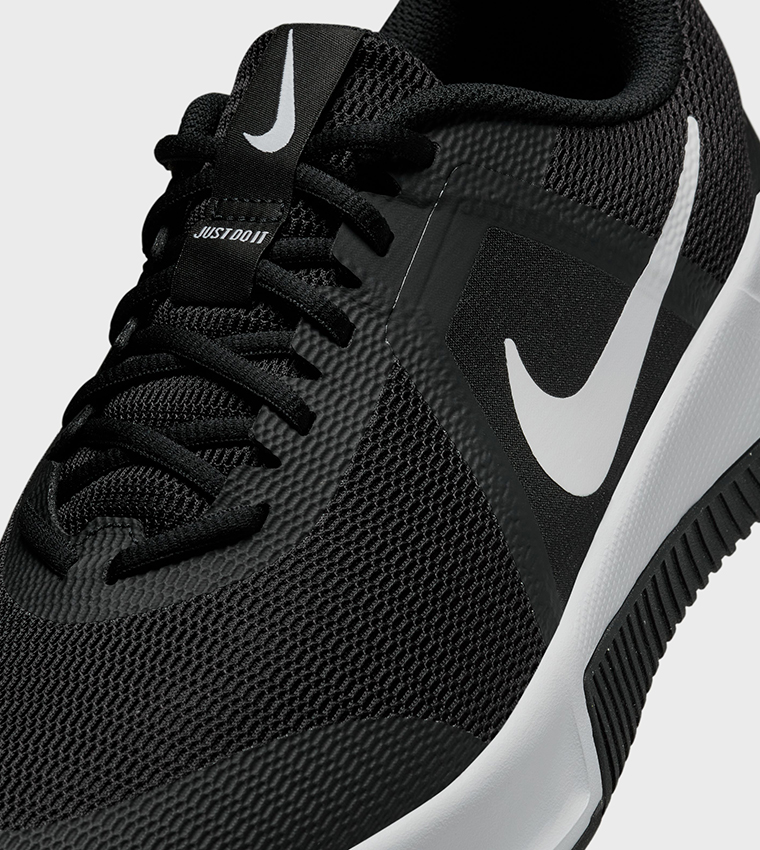 MC TRAINER 3 Lace Up Shoes