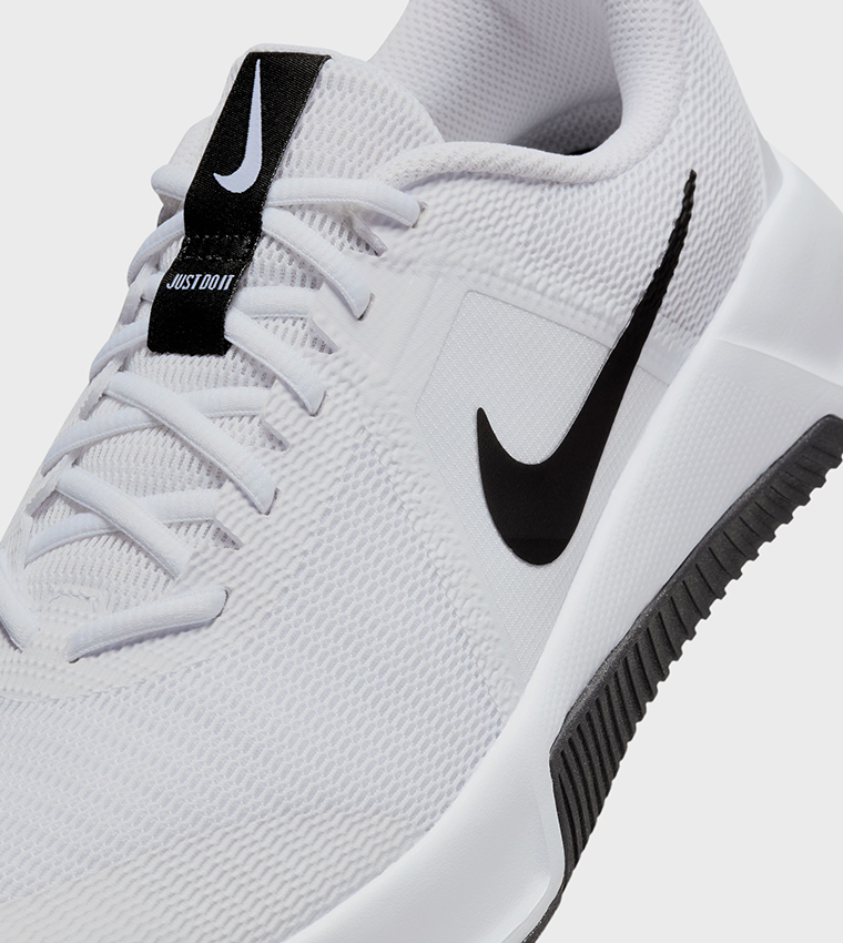 حذاء رياضي برباط إم سي ترينر ٣