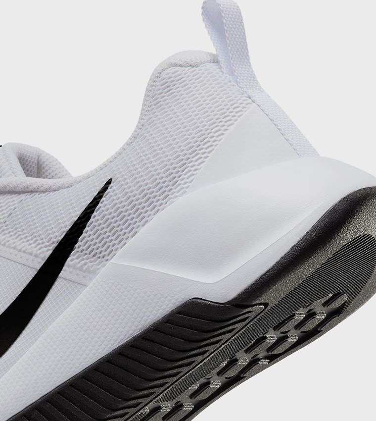 حذاء رياضي برباط إم سي ترينر ٣