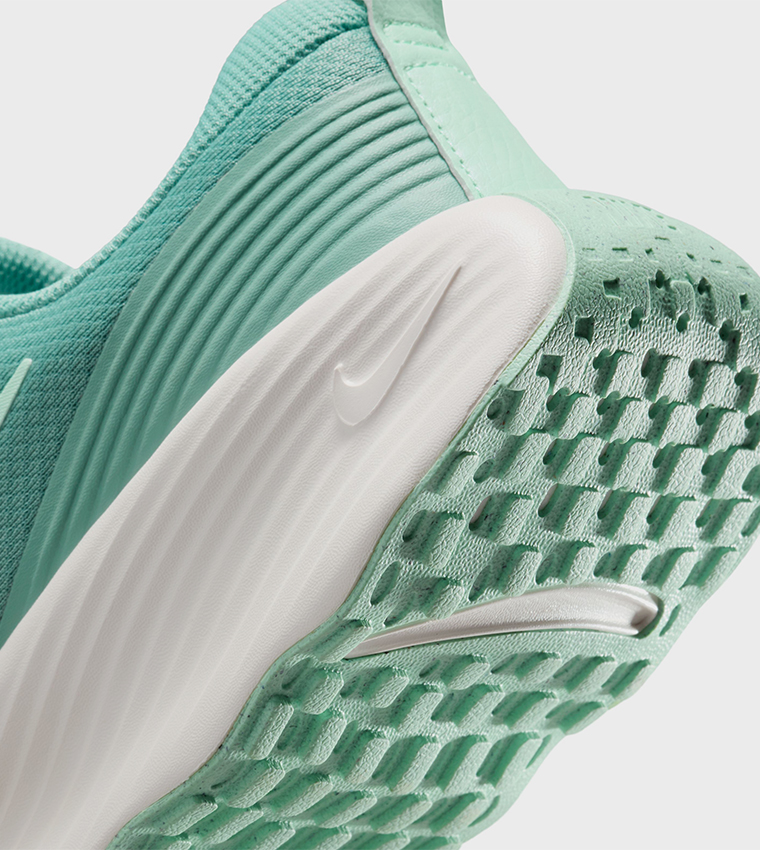 PROMINA Lace-Up Runner Sneakers