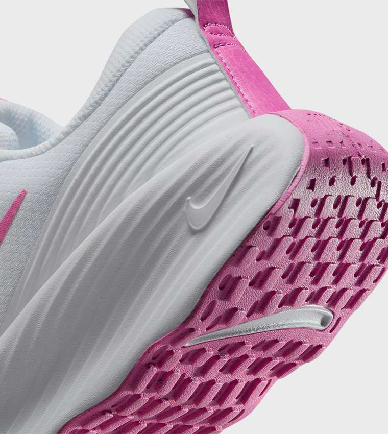 PROMINA Lace-Up Runner Sneakers