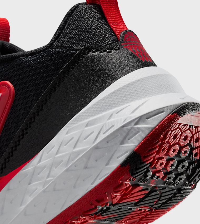TEAM HUSTLE D 12 GS Training Shoes