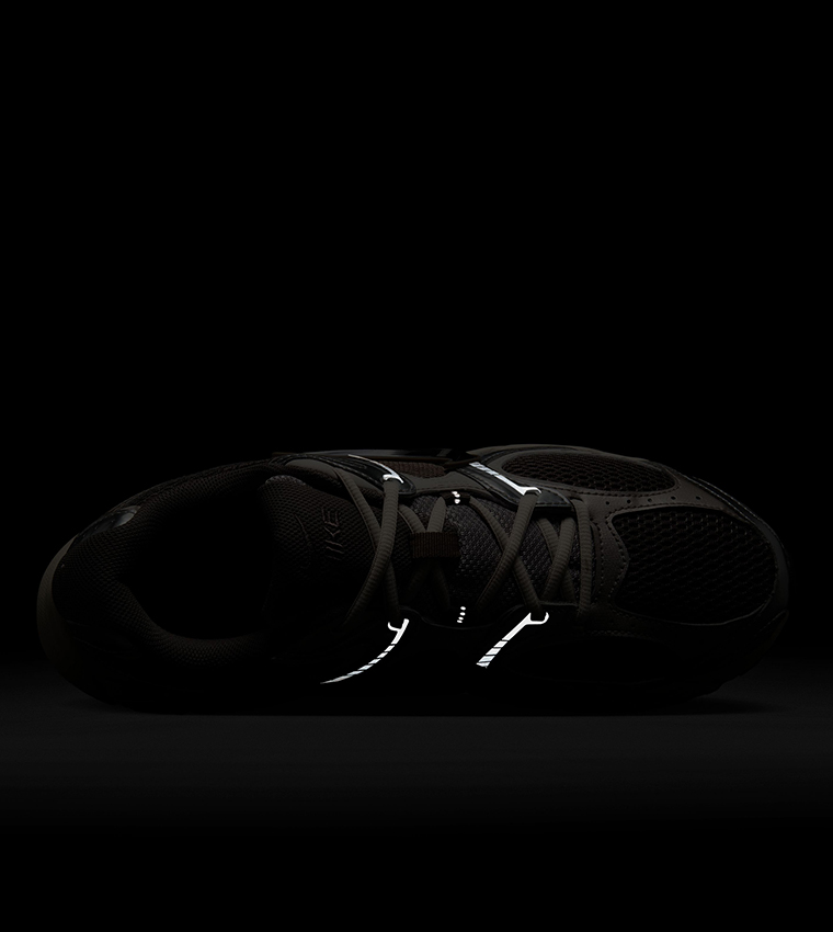 V5 RNR Lace Up Sneakers