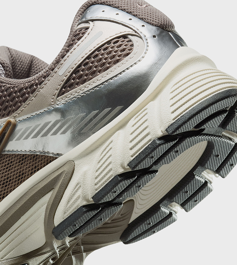 V5 RNR Lace Up Sneakers