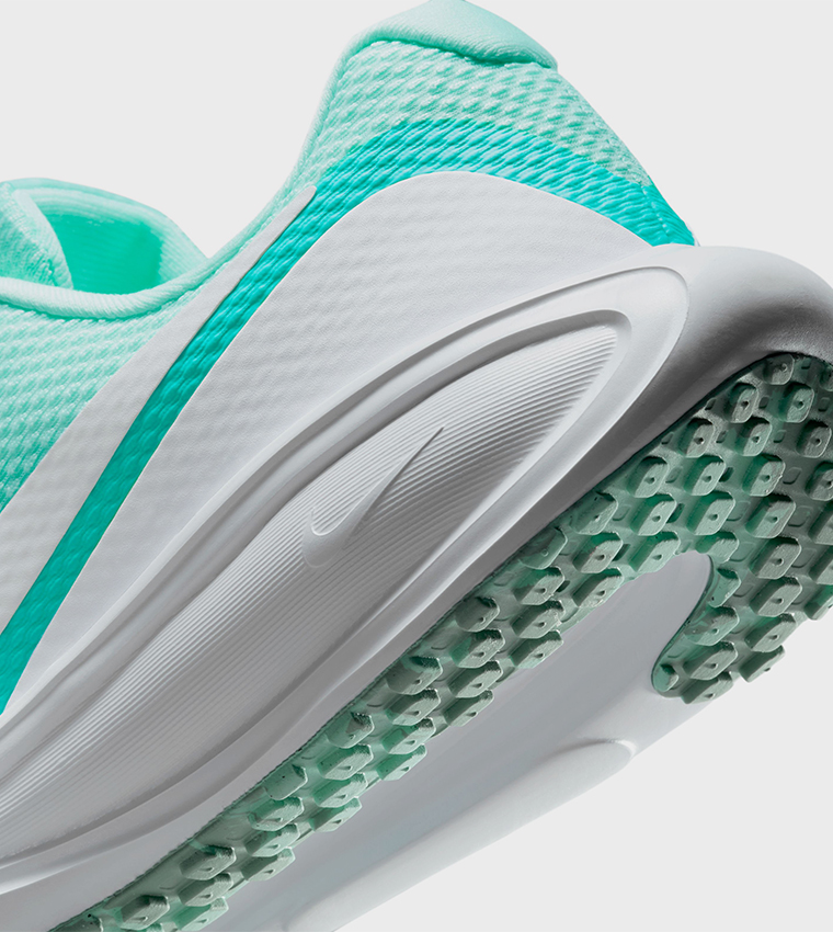 REVOLUTION 8 Running Shoes