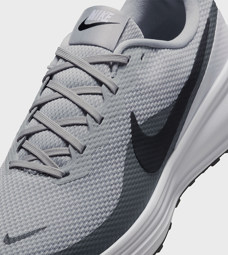 REVOLUTION 8 Running Shoes