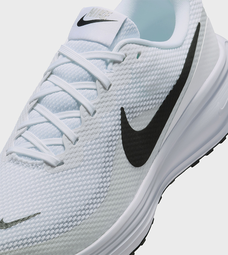 REVOLUTION 8 Running Shoes