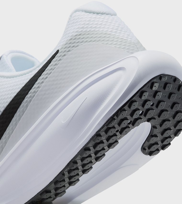 REVOLUTION 8 Lace Up Running Shoes