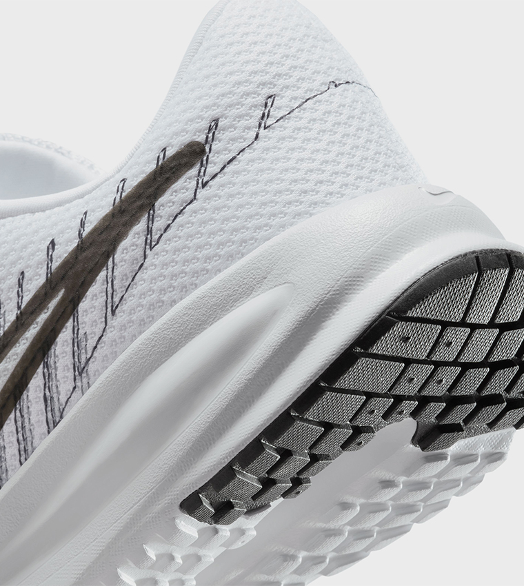 RUN DEFY Lace-Up Shoes