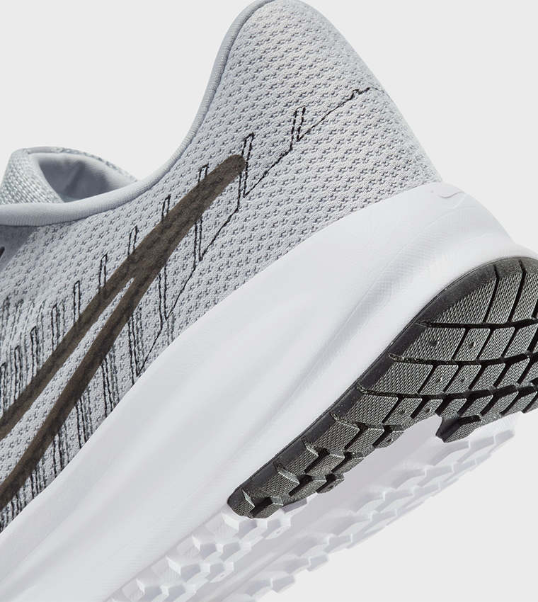 RUN DEFY Lace-Up Shoes