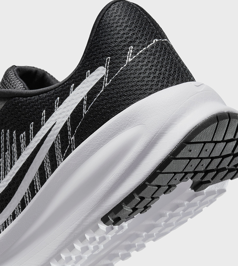 RUN DEFY Lace-Up Shoes