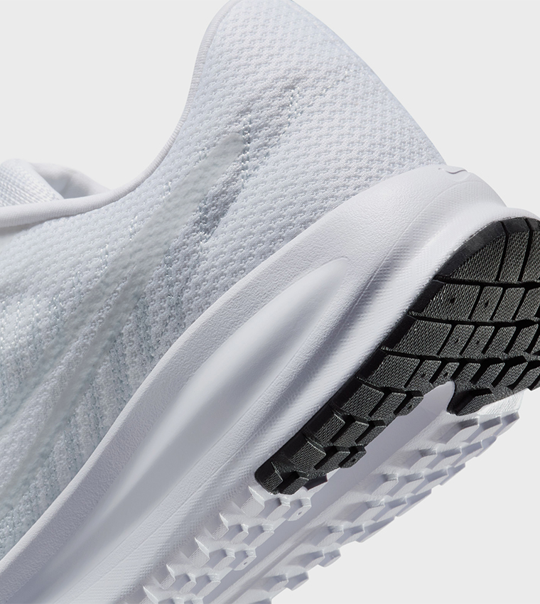 RUN DEFY Lace-Up Shoes