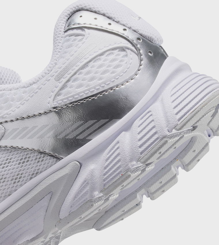 V5 RNR BG Runner Sneakers