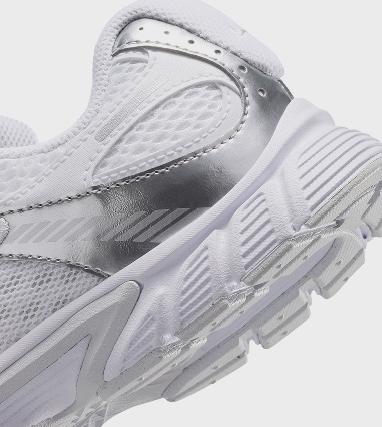 V5 RNR BG Runner Sneakers