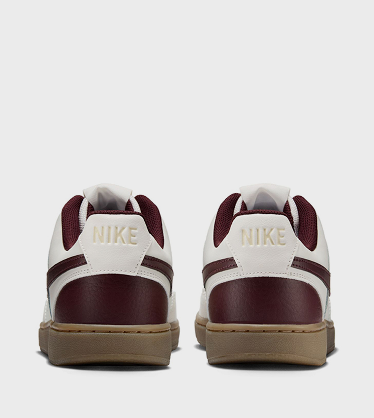 AIR MAX NUAXIS Low-Top Sneakers