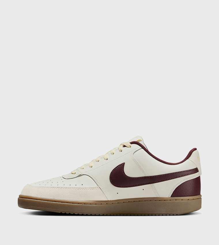 AIR MAX NUAXIS Low-Top Sneakers