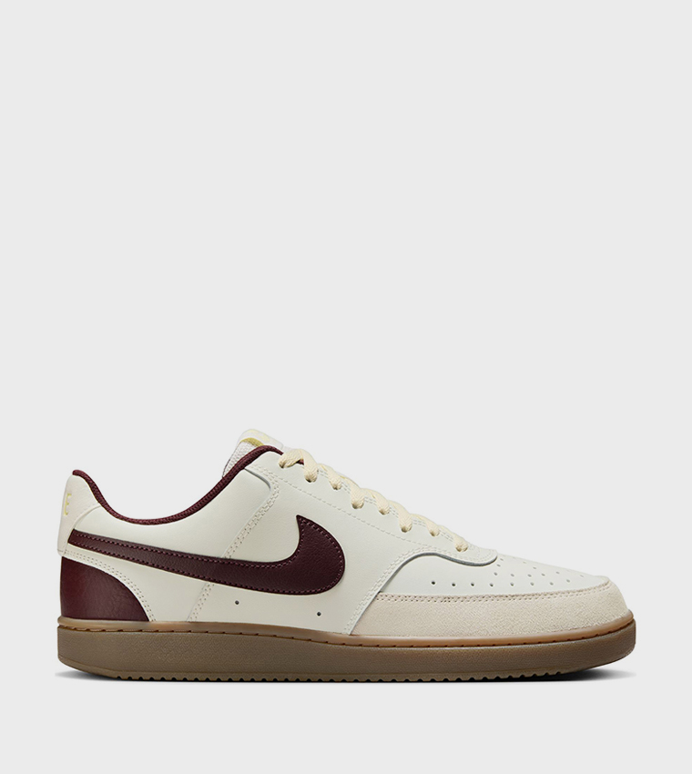 AIR MAX NUAXIS Low-Top Sneakers