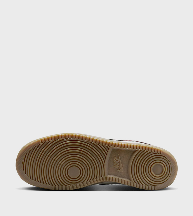 AIR MAX NUAXIS Low-Top Sneakers