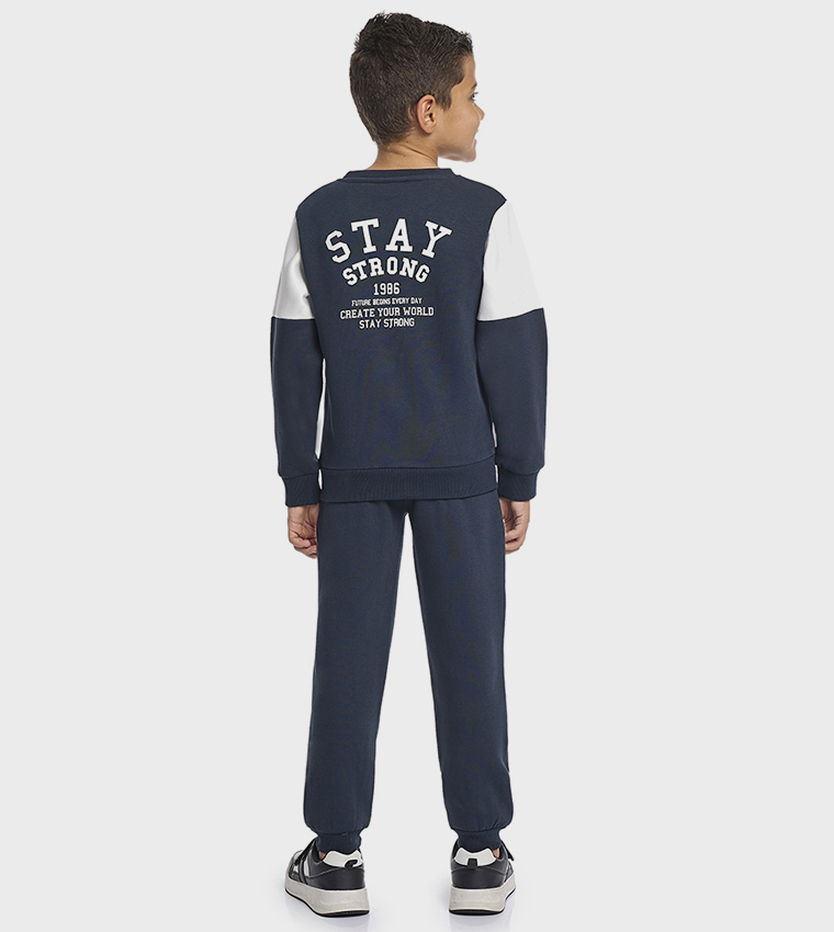 طقم ملابس بطبعة وكم طويل 