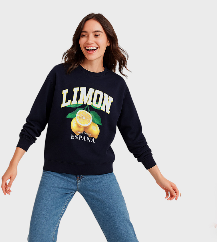 سويتشيرت قطن فليس بطبعة ورقبة مستديرة 