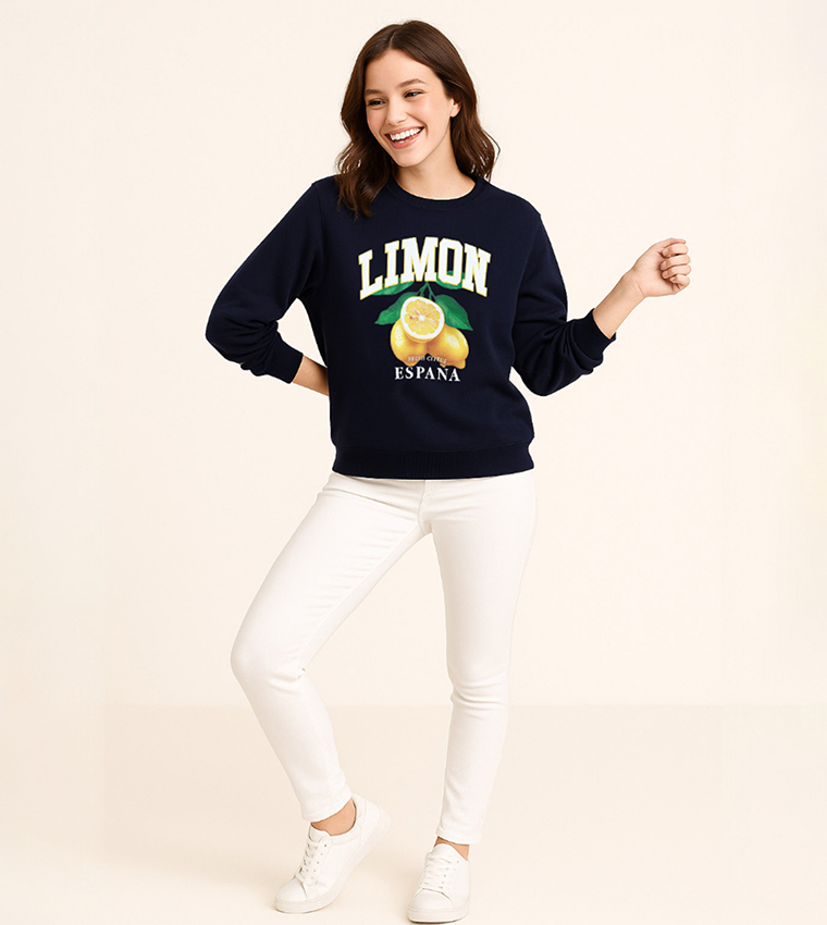 سويتشيرت قطن فليس بطبعة ورقبة مستديرة 