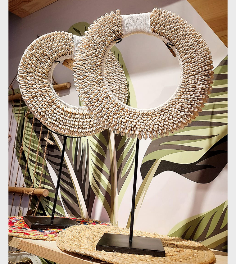 Shell Table Top Decor Buy Ayra Shells Table Decor With Stand In Brown | 6thStreet UAE