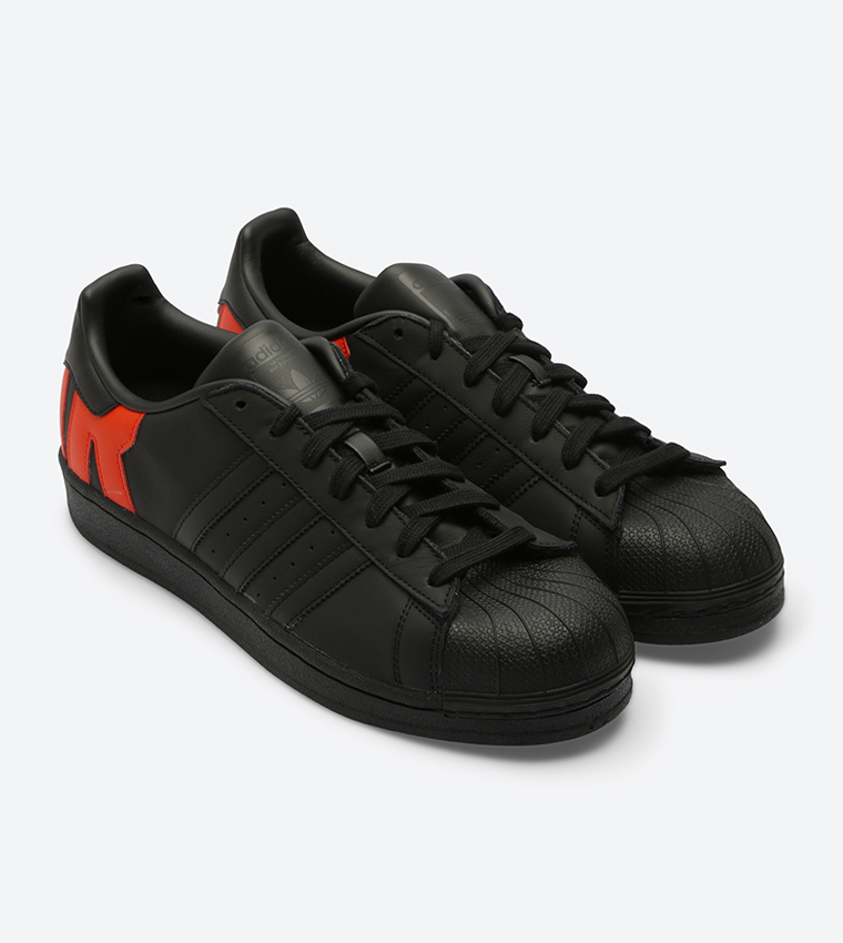 Loved one pellet Ready Buy Adidas Originals Superstar Sneakers Black B37981 In Black | 6thStreet  Oman