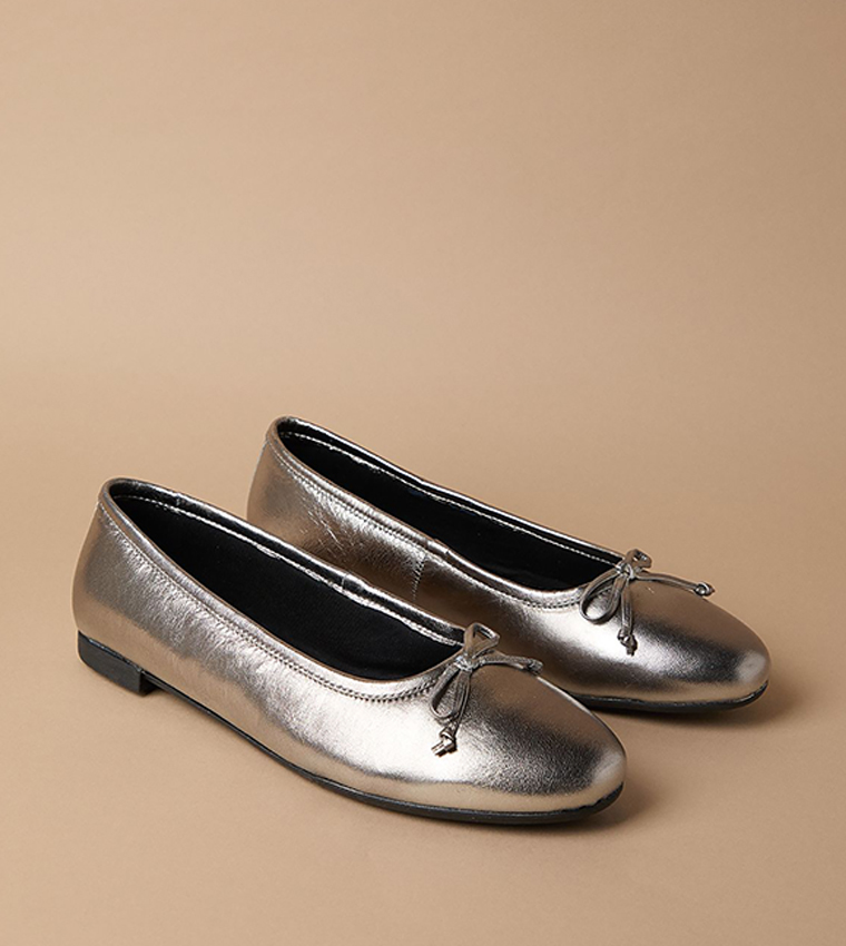 Blythe Leather Round Toe Ballerinas
