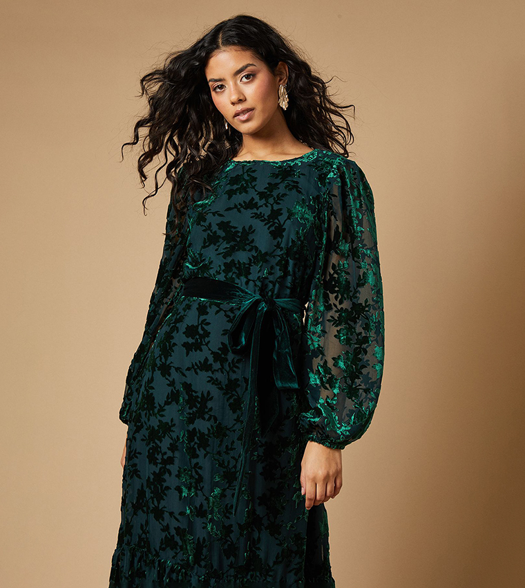 Buy Oasis Petite Velvet Jacquard Belted Maxi Dress In Green | 6thStreet  Saudi Arabia