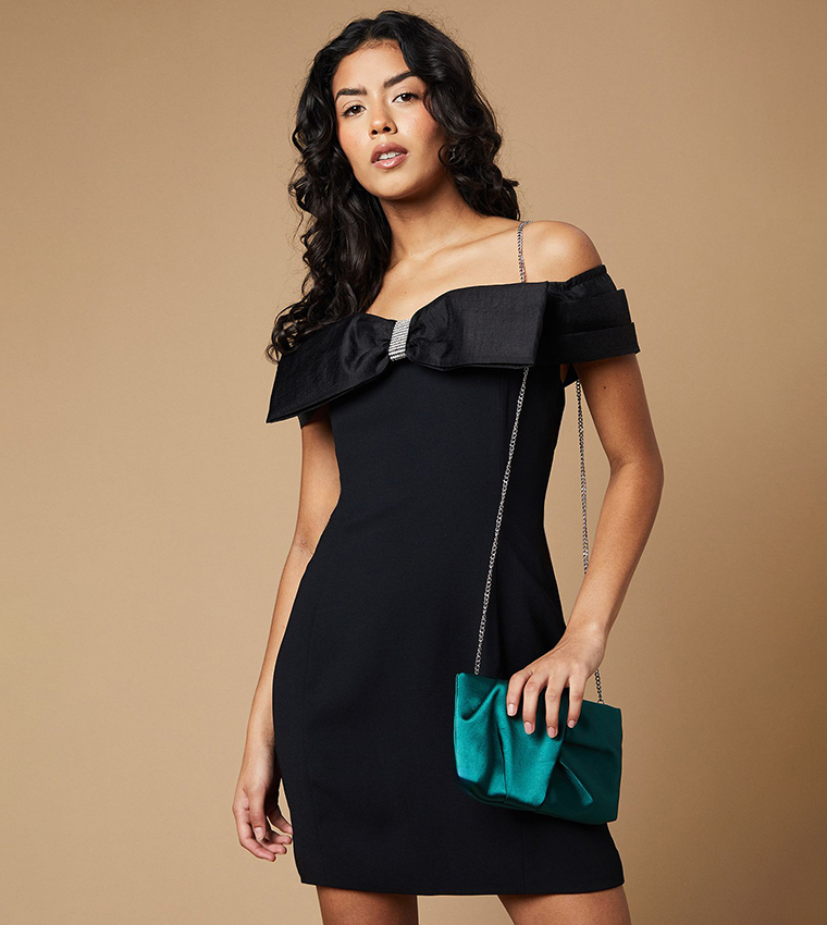 حقيبة كروس بودي من الساتان المزموم