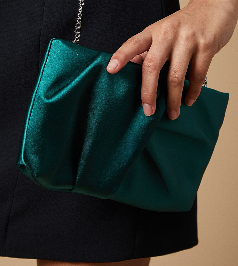 حقيبة كروس بودي من الساتان المزموم