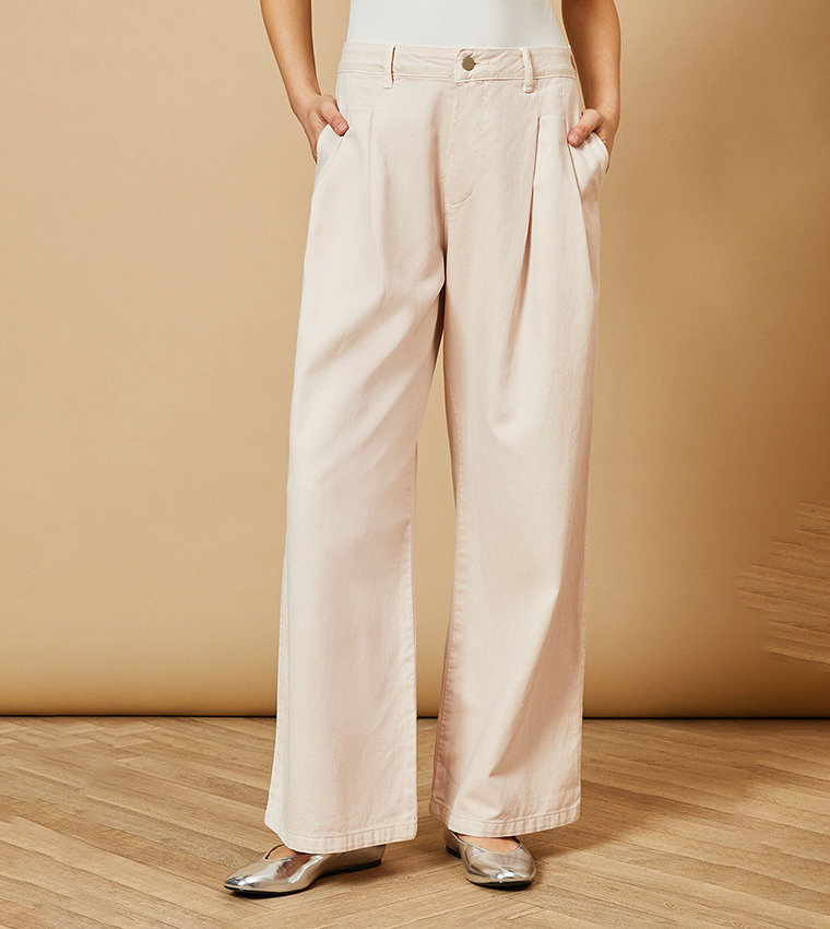 Pleat Front Washed Baggy Jeans