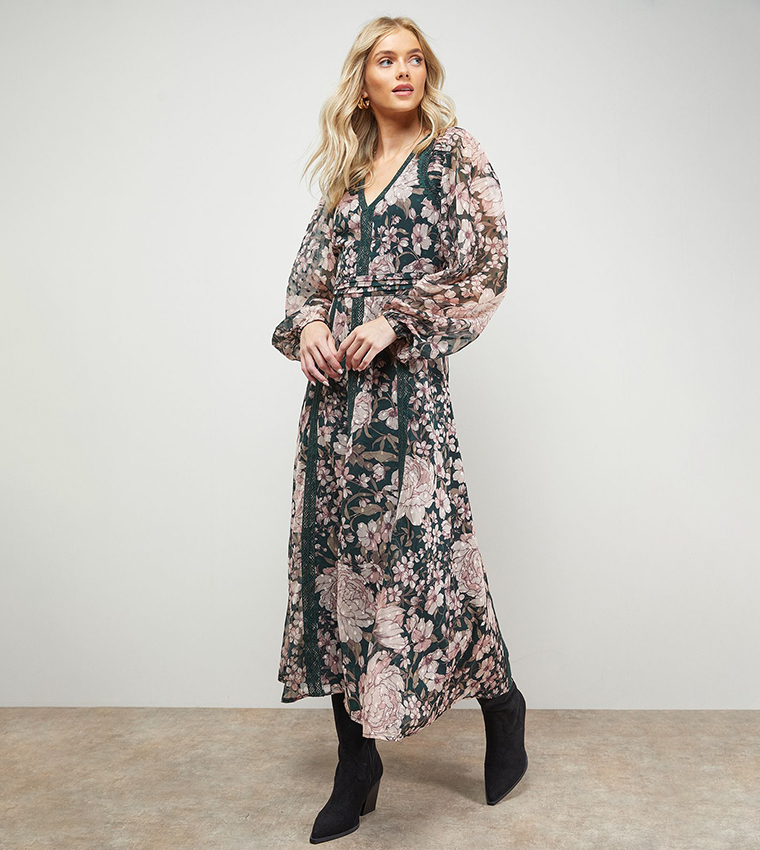 فستان ميدي فلير بحواف دانتيل وطبعة 