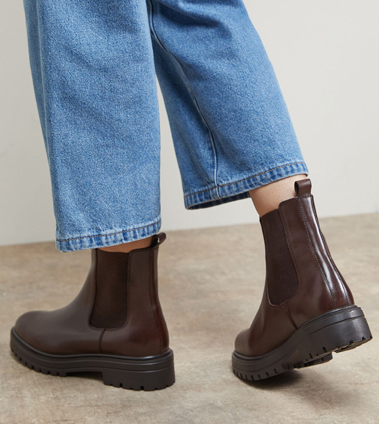 بوت تشيلسي جلد بنعل سميك