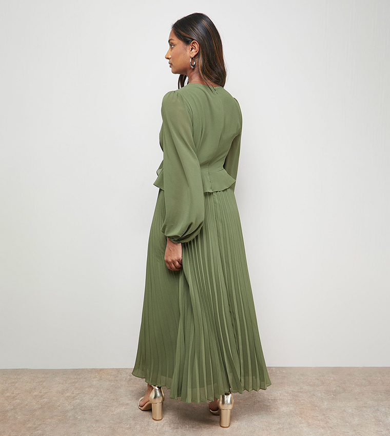 Lace Insert V-Neck Pleated Midi Dress