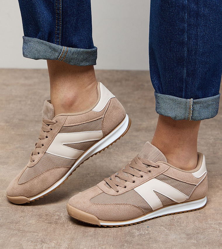 حذاء شامواه صناعي شبكي برباط 