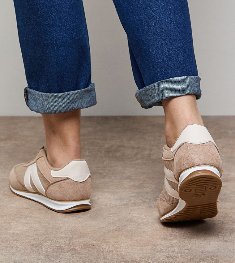 حذاء شامواه صناعي شبكي برباط 