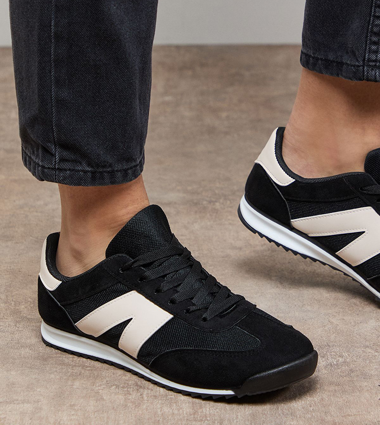 حذاء شامواه صناعي شبكي برباط 