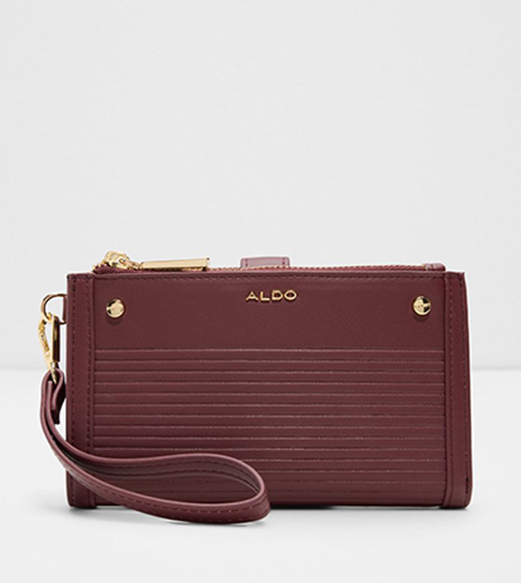 BANAETERIEL Textured Wristlet