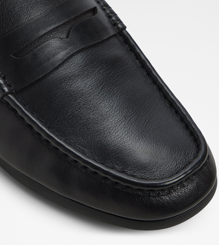 BASTUCO Textured Loafers