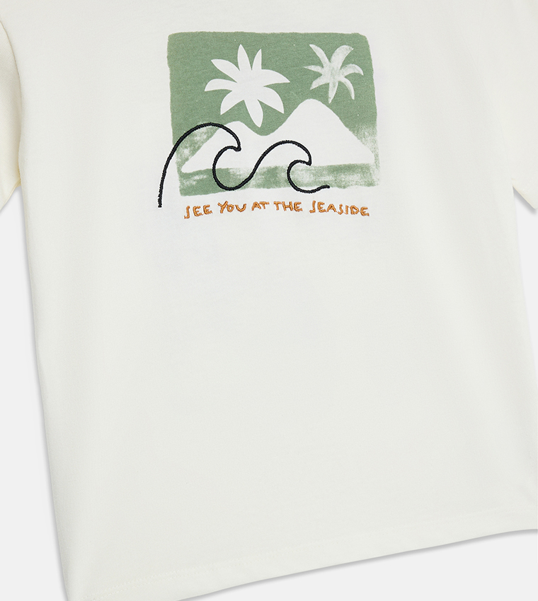 Embroidery Detail Short Sleeves T-Shirt