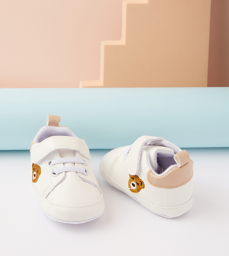 Textured Soft Sole Velcro Flat Shoes