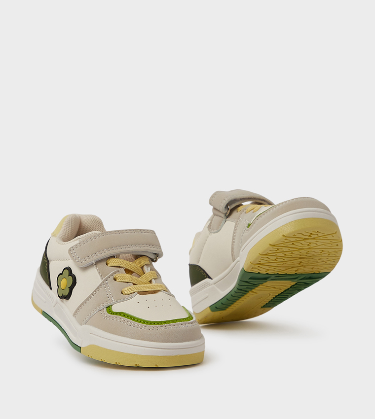 Round Toe Velcro Closure Sneakers