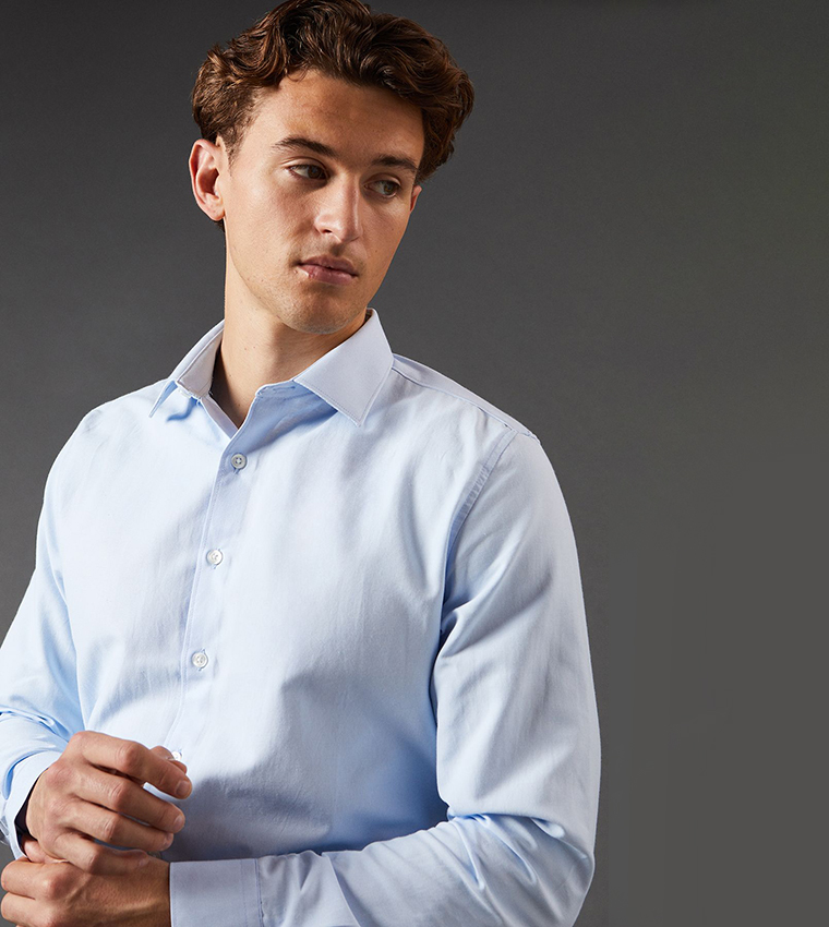 قميص أكسفورد سهل الكي بقصة ضيقة وأكمام طويلة