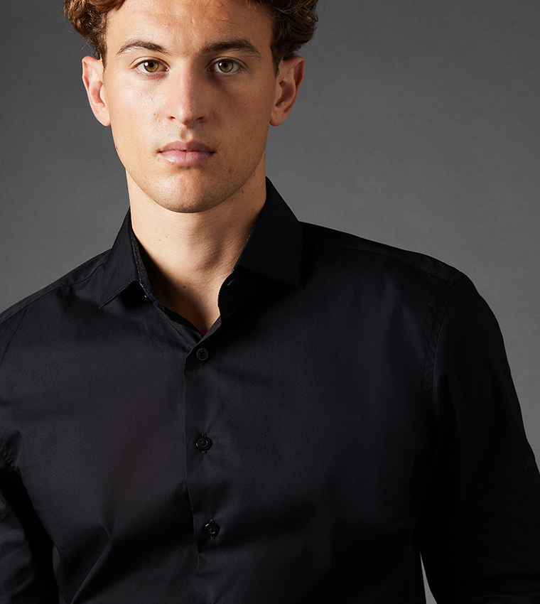 Cutaway Collar Slim Fit Long Sleeves Shirt