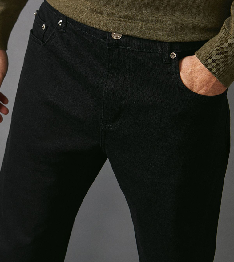 Solid Stretch Straight Fit Jeans